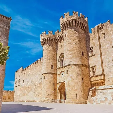 Knights Golden Loch - Rhodes Unique Getaway בית נופש עיר רודוס